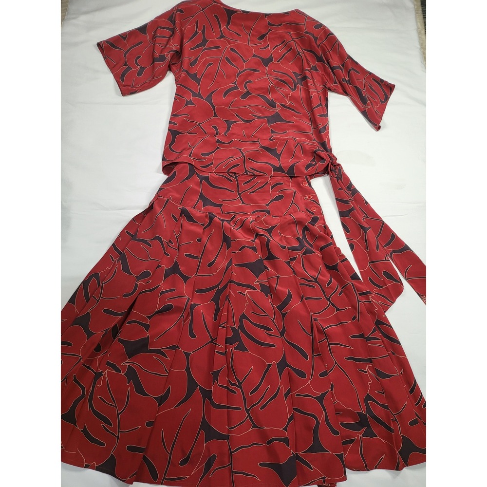 Jeannene Booher Vintage 100% Silk 2 Piece Skirt Set Red Black Leaf Print Size 12